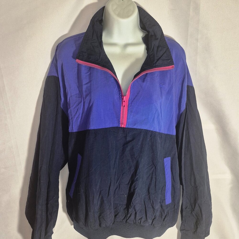 Nicklaus zippered-front Nylon jacket, weatherproof in size Large